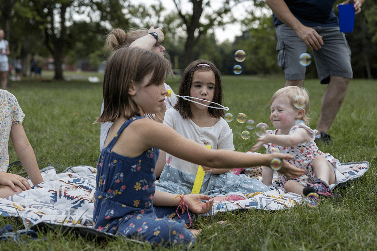 Children - Bubbles